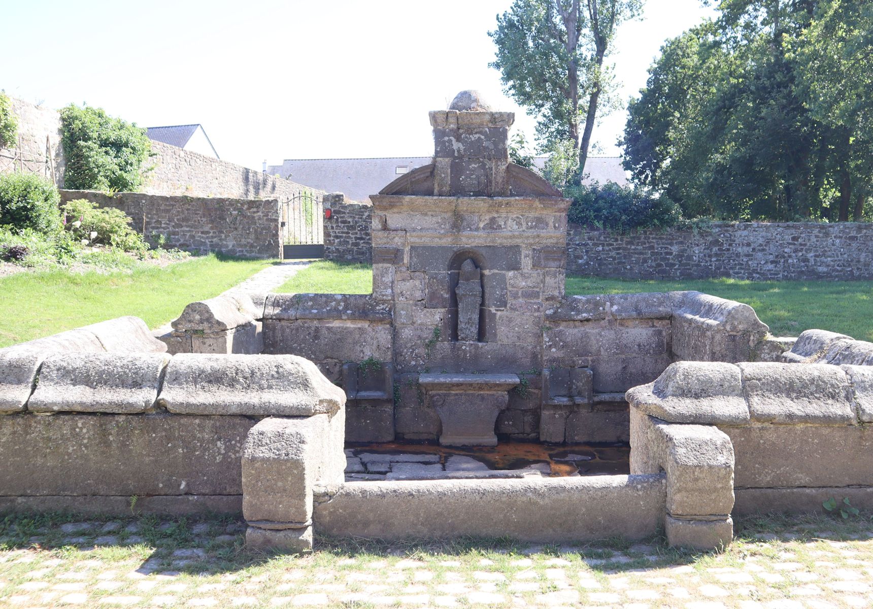 Brunnen Saint-Gouesnou in Gouesnou