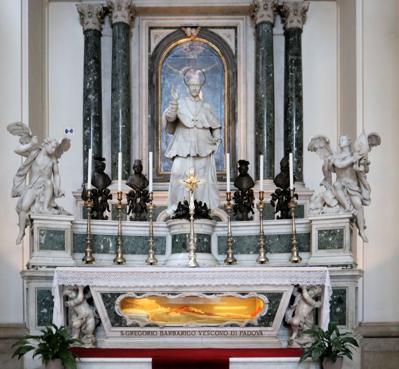 Giorgio Massari und Francesco Androsi: Altar mit Grab, Liegefigur und Statue von Gregor, 1762, in der Kathedrale in Padua