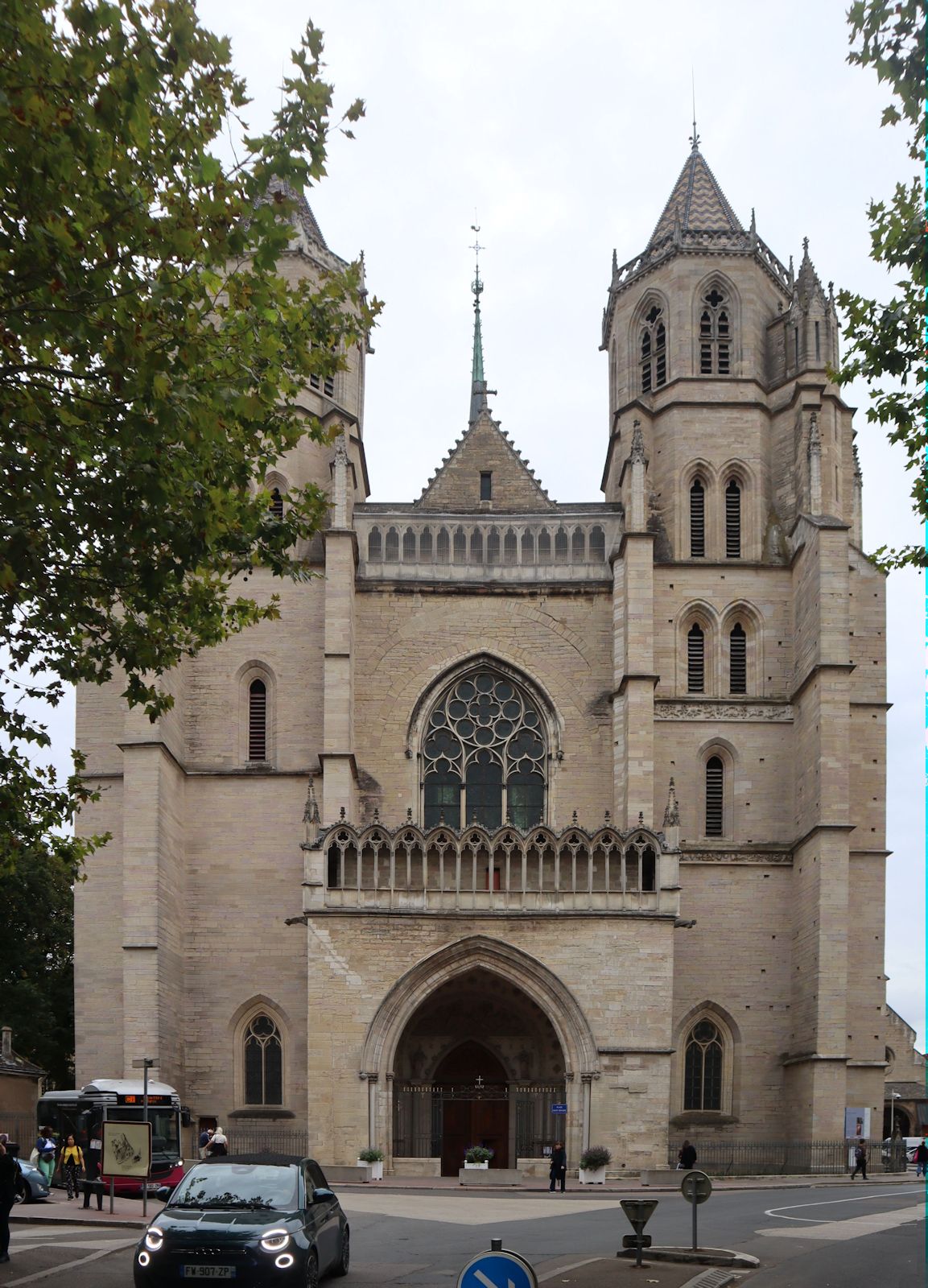 Kathedrale Saint-Bénigne in Dijon
