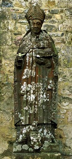 Guengalaenus-Statue im Kloster von Landévennec