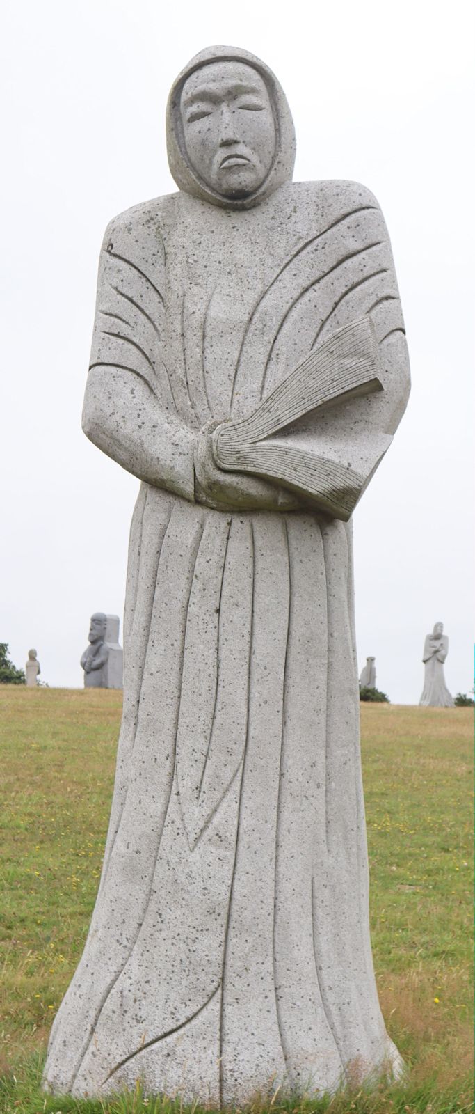 Seenu Shanmugam: Statue, 2013, im „Vallée des Saints” nahe Carnoët bei Saint-Brieuc