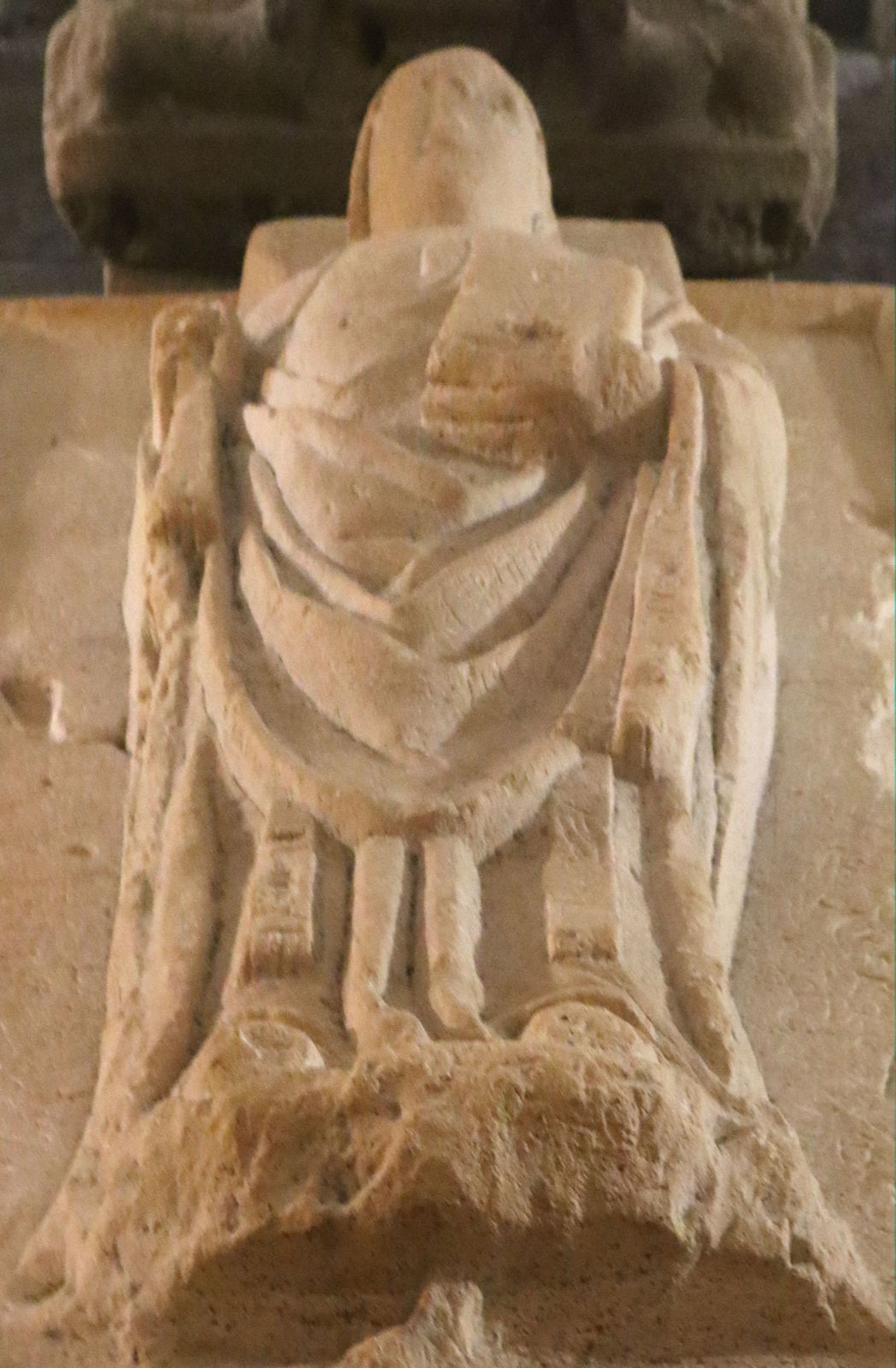 Gurloësius' Grab, 11. Jahrhundert, in der Krypta der Kirche Sainte-Croix in Quimperlé