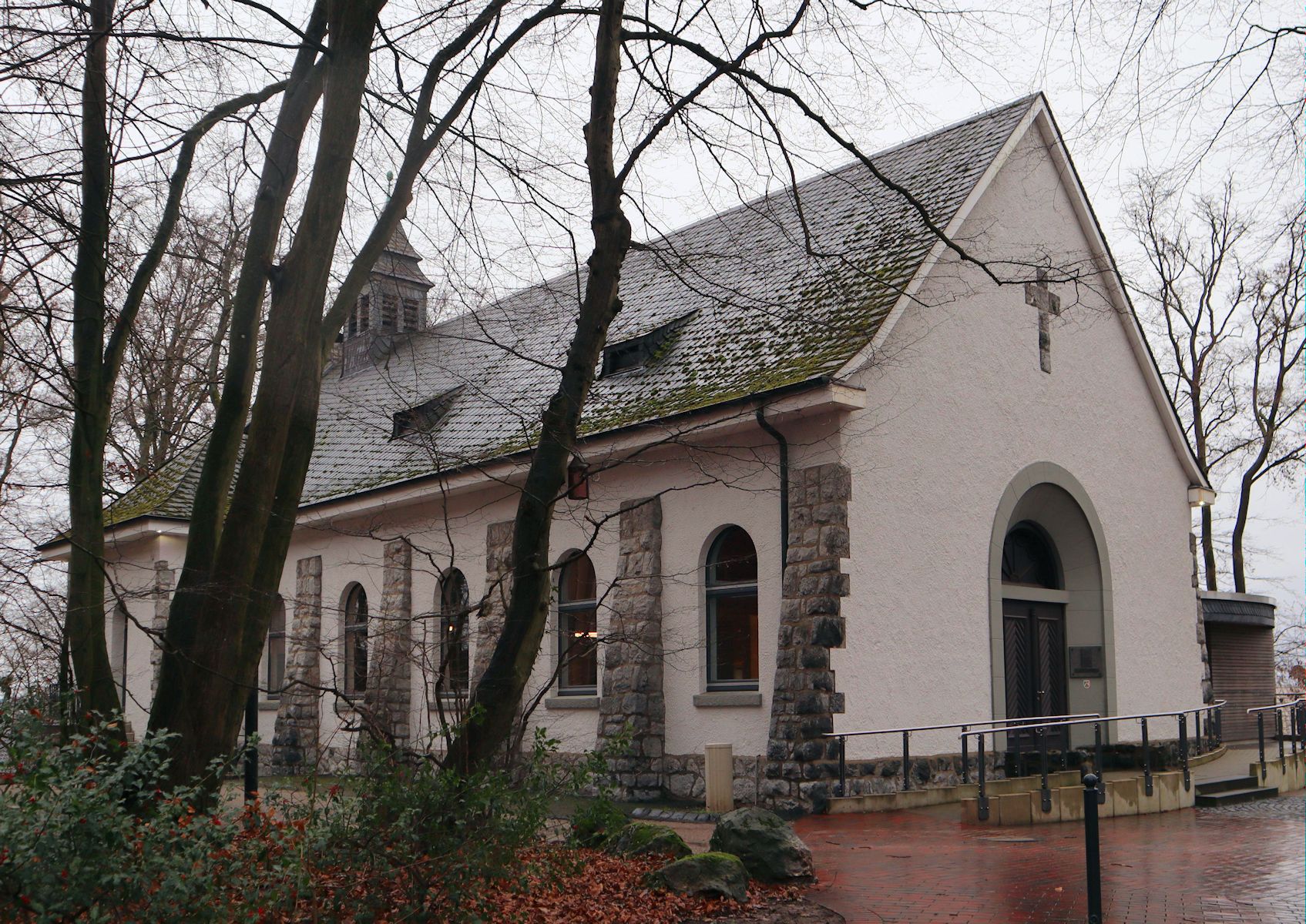 ehemalige „Behelfskirche Heilig-Geist”</a>, heute das nach Heinrich König benannte Gemeindehaus in Hagen-Emst