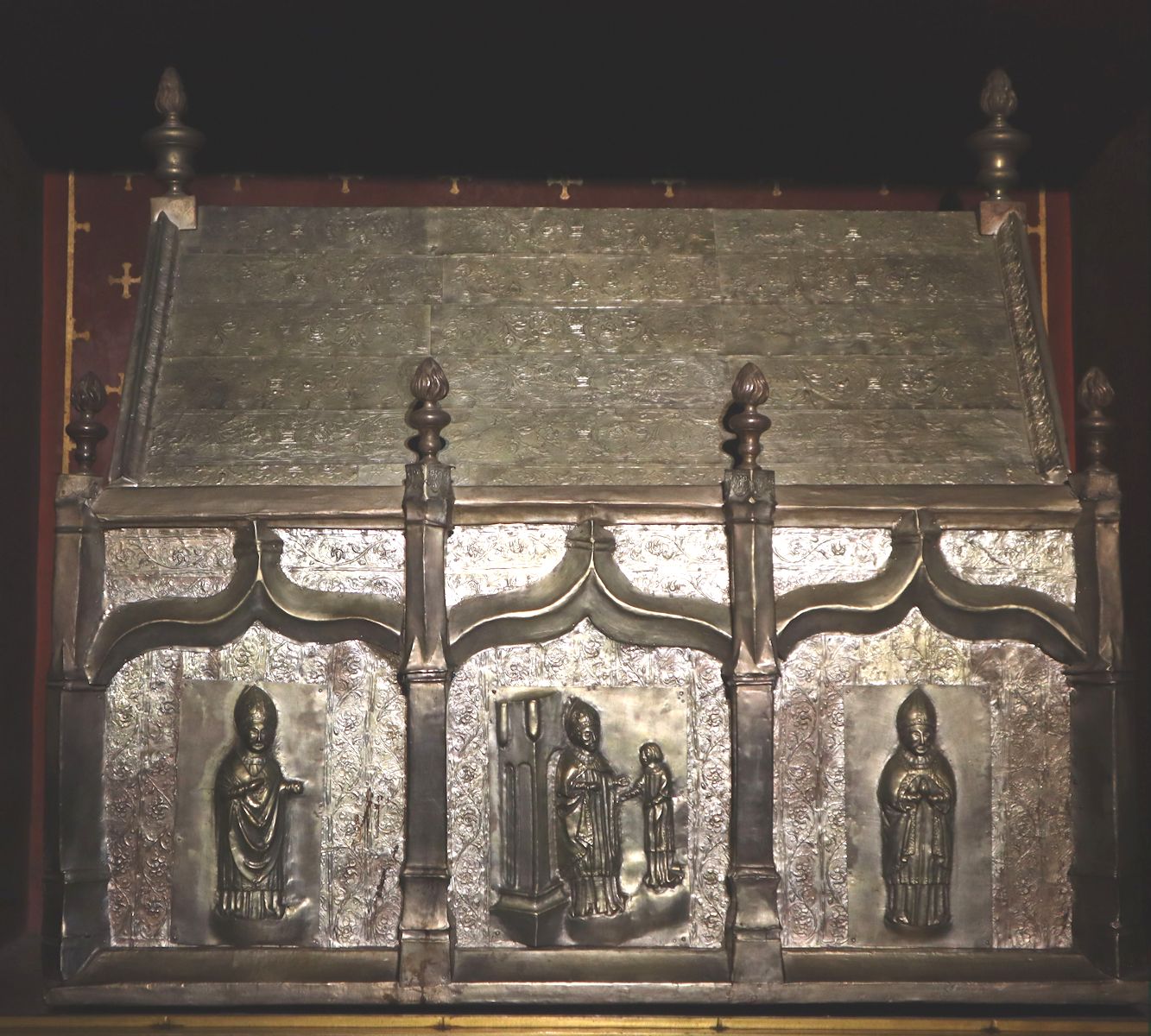 Sarkophag in der Hilarius geweihten Kapelle in der Basilika Saint-Saturnin in Toulouse