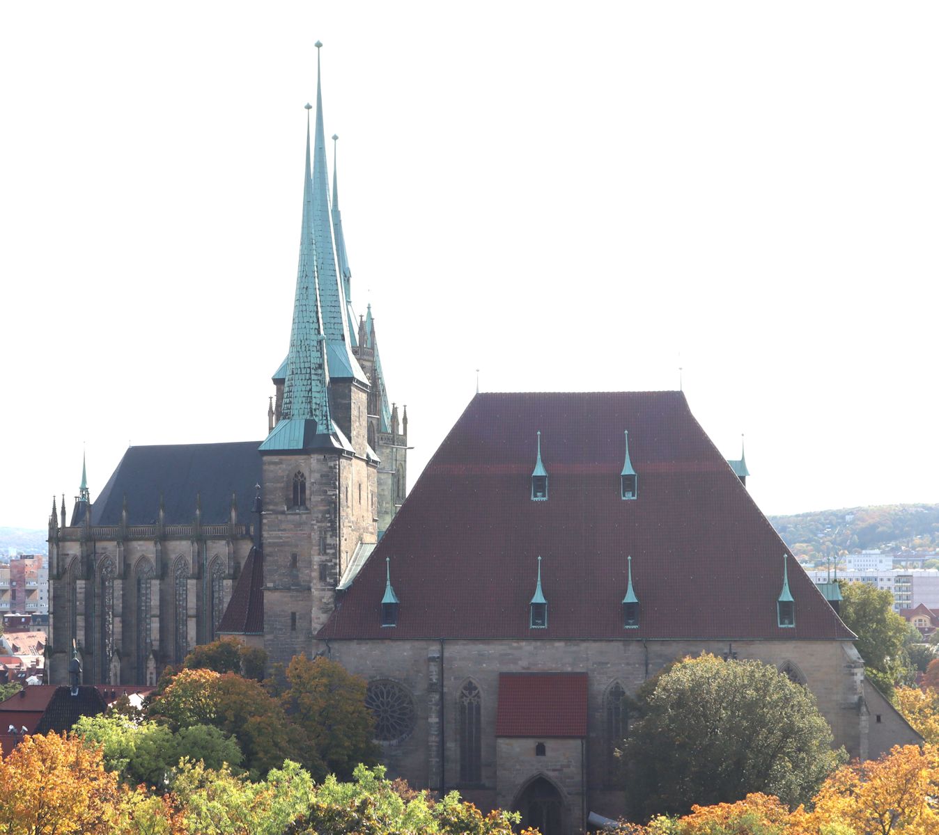 Blick auf Severikirche (rechts) und Dom in Erfurt