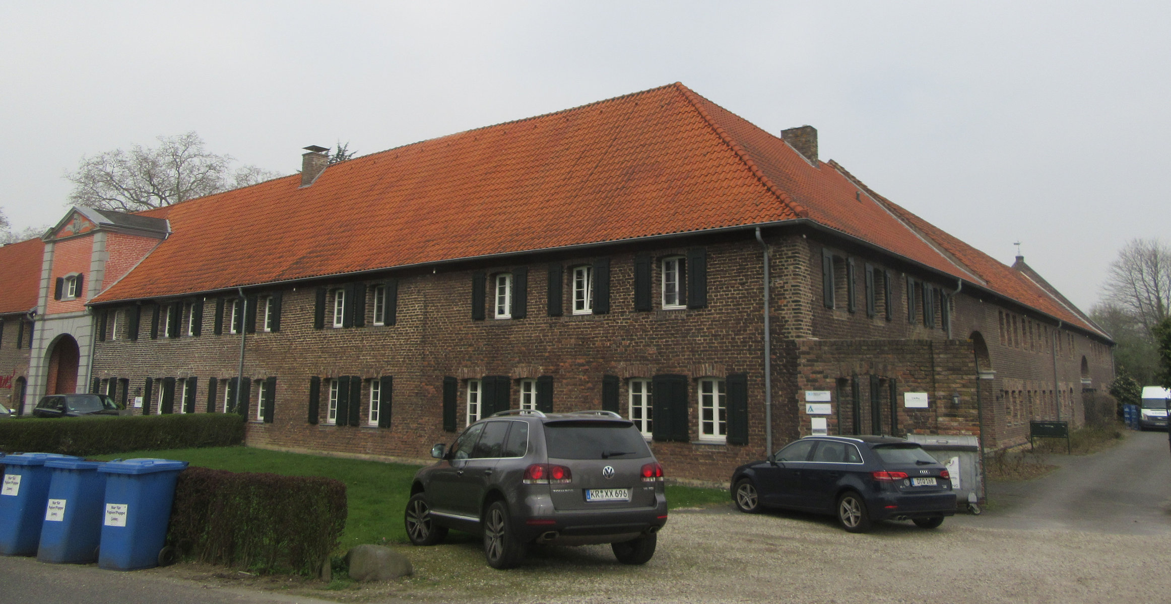 Haus Meer, Reste des früheren Klosters im heutigen Meerbusch