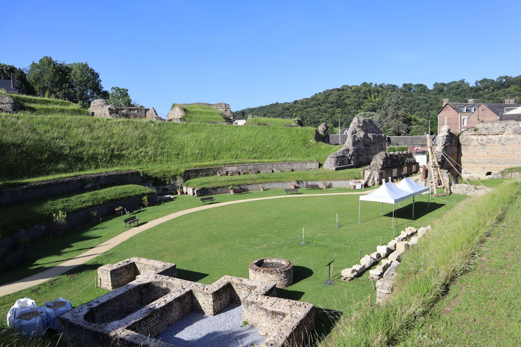 Amphitheater in Juliobona / Lillebonne