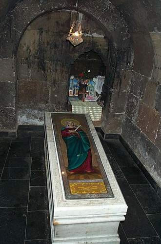 Hripsimes Grab in der ihr geweihten Kirche in Etshmiadsin