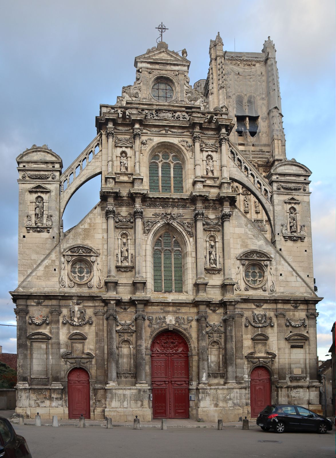 Kirche Saint-Pierre in Auxerre