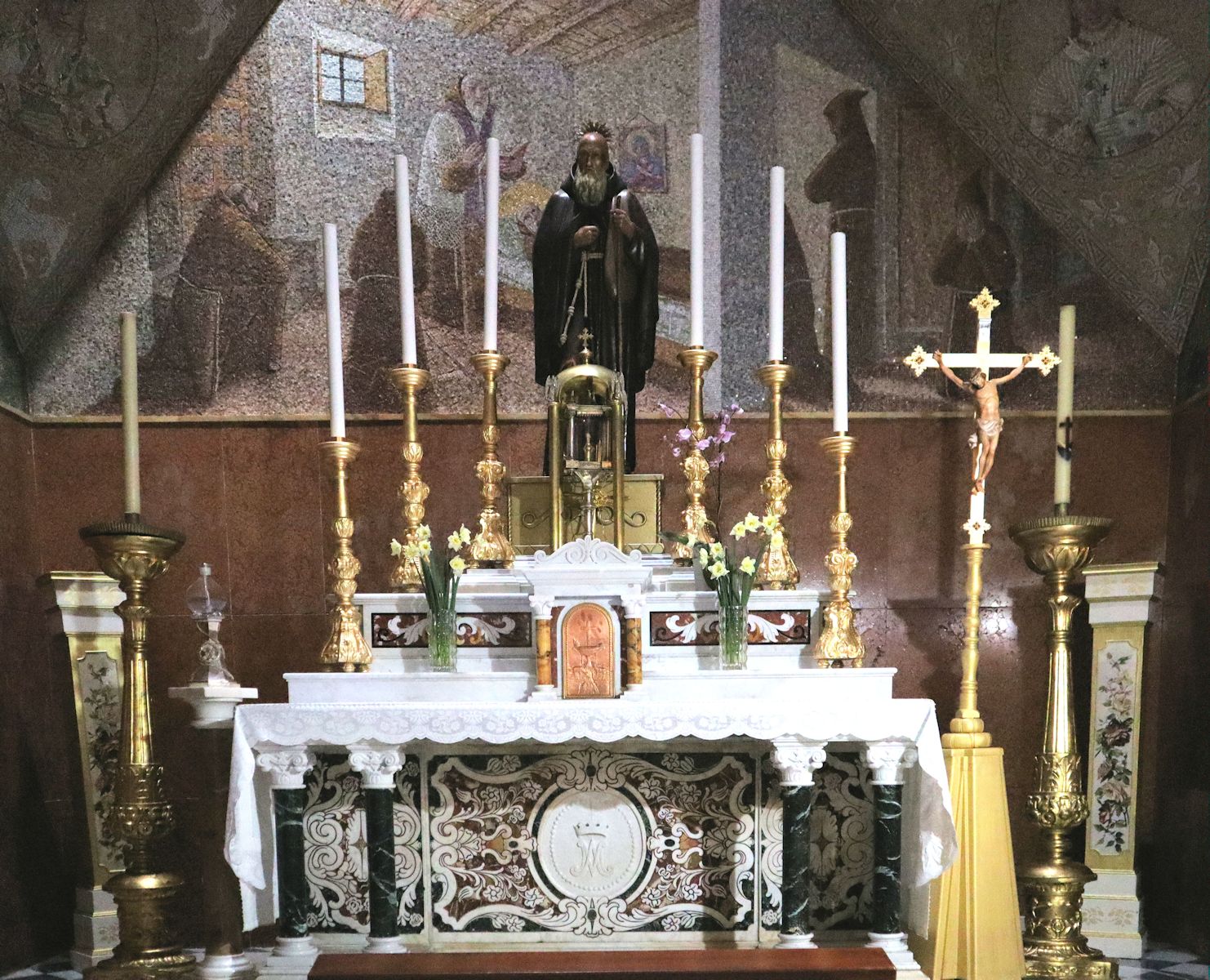 Altar in der Ignatius geweihten Kirche in Laconi
