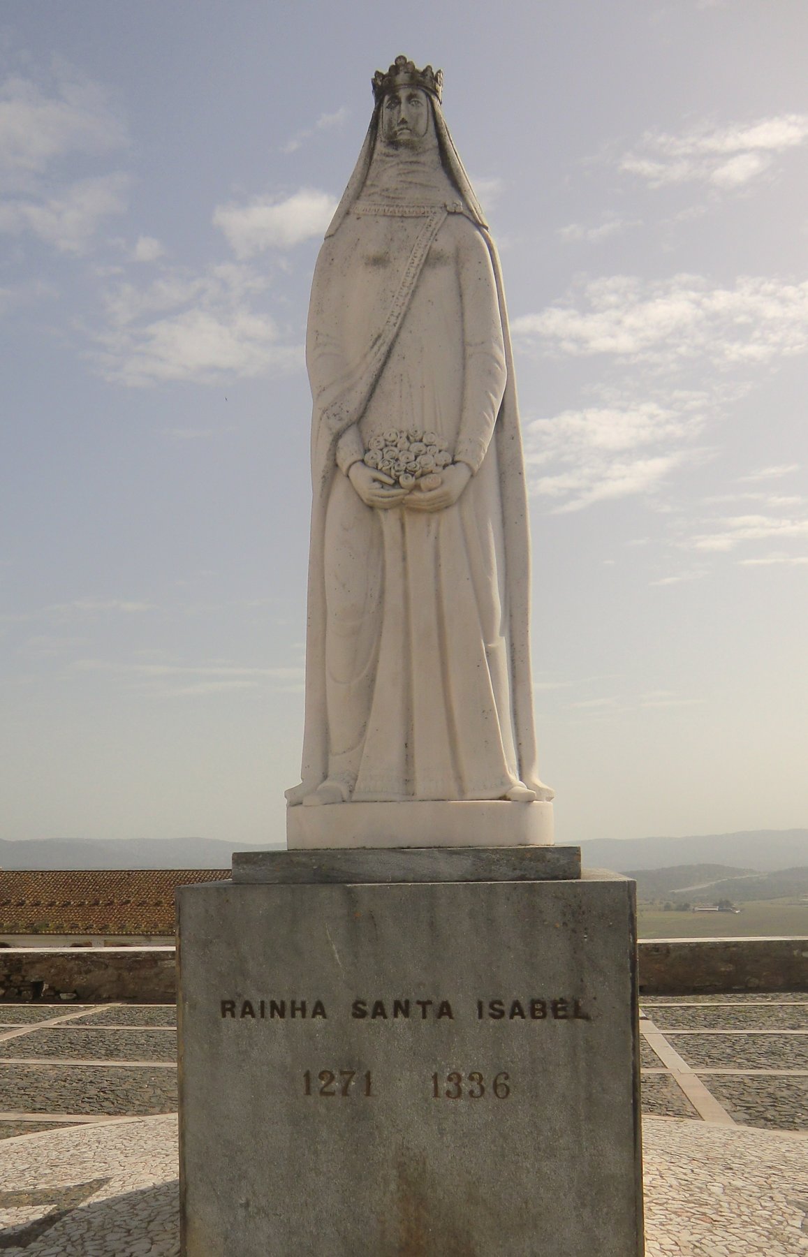Denkmal vor der Kirche des Kastells in Estremoz