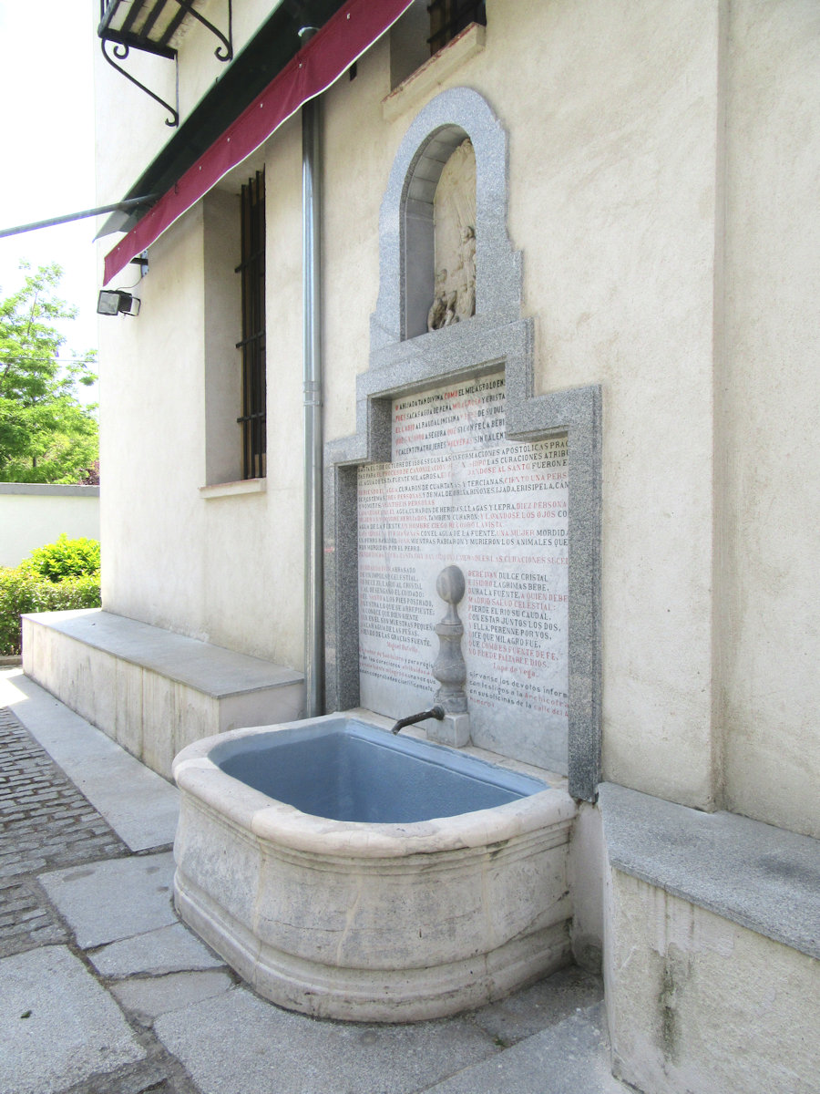 der als heilkräftig geltende Brunnen an der Kapelle San Isidro