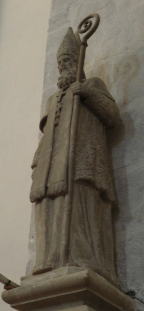 Statue in der Kathedrale in Die