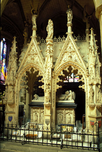 Ivos Grab in der Kathedrale in Tréguier