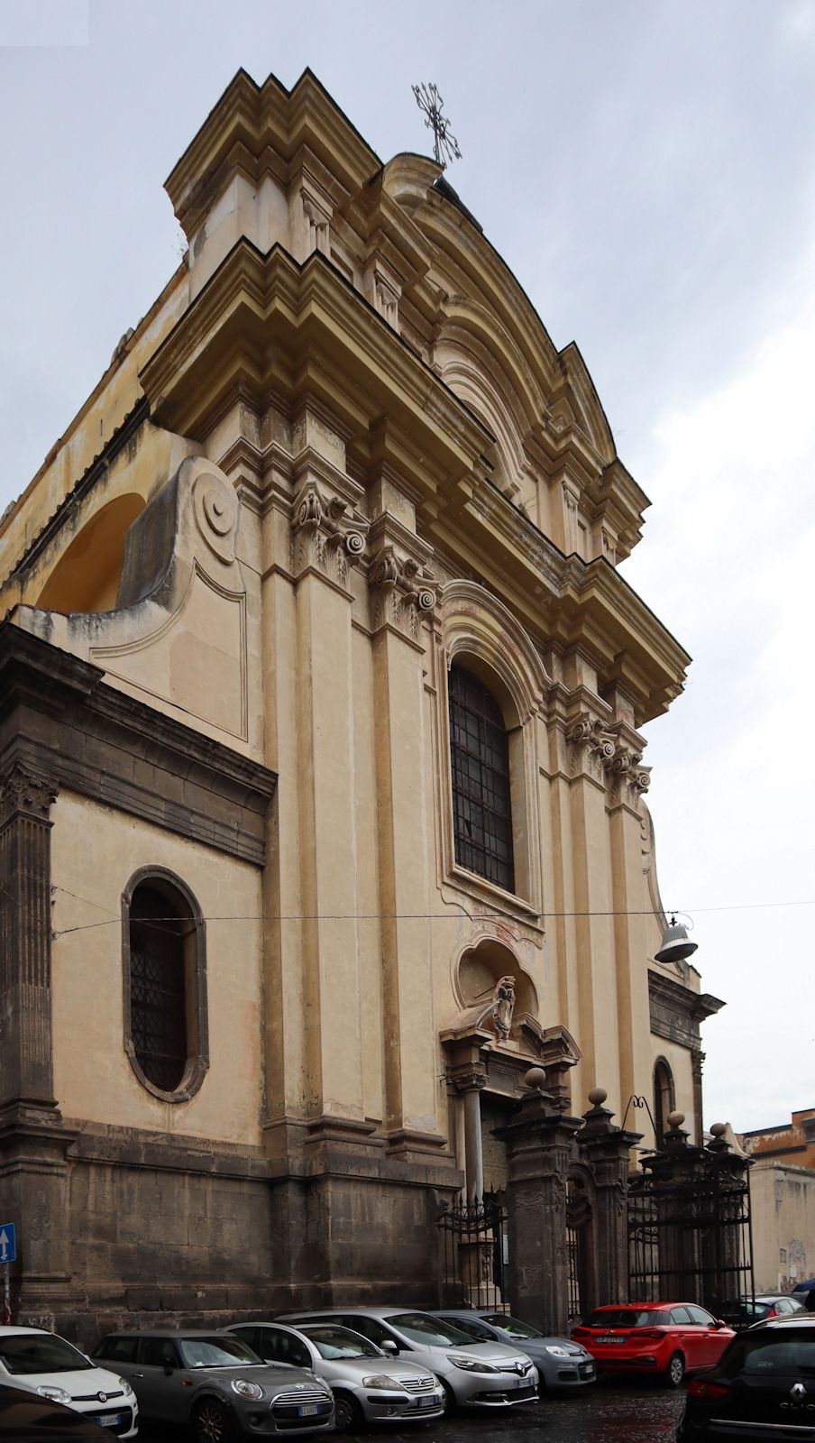 Kirche Santi Severino e Sossio in Neapel