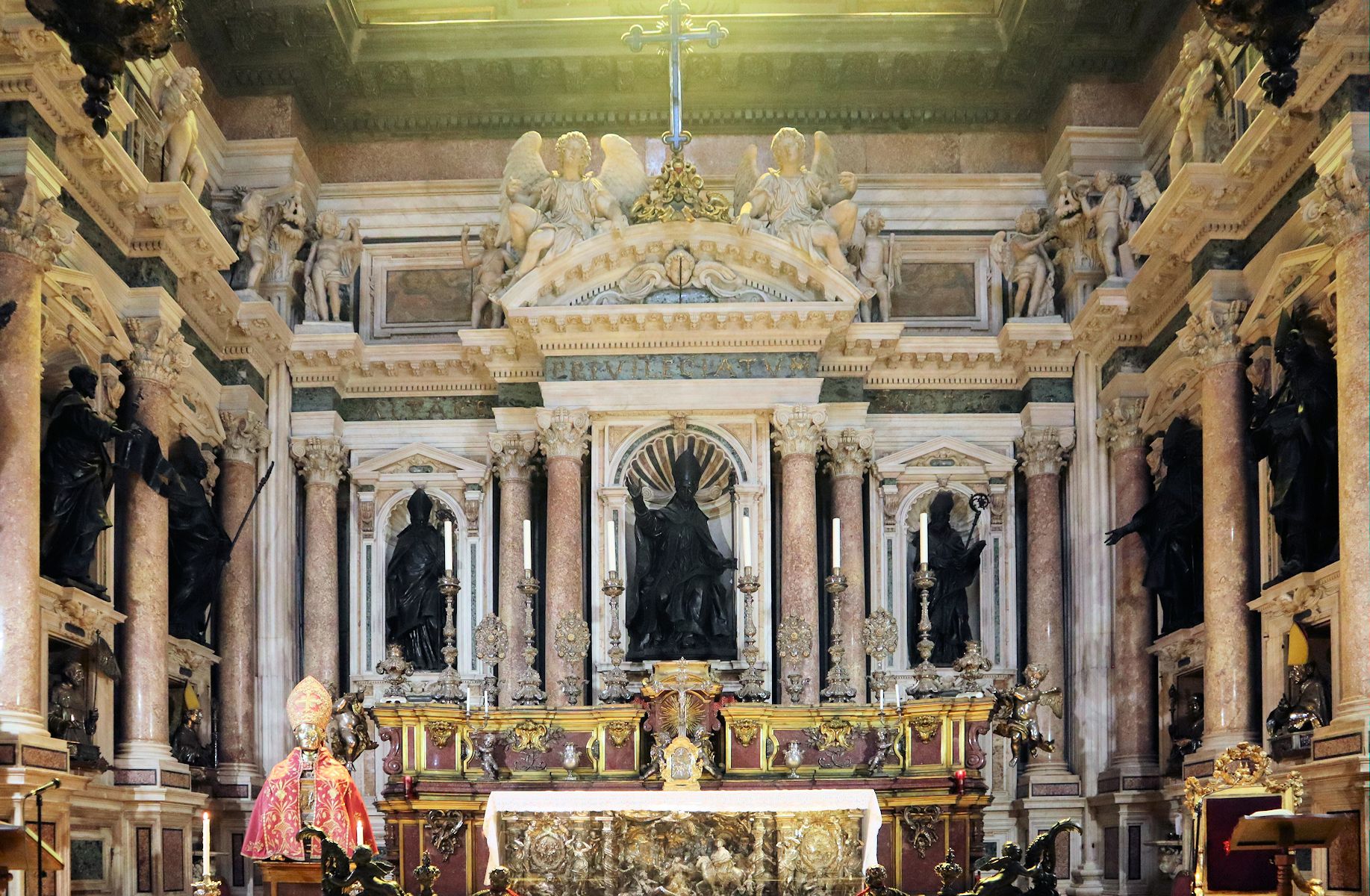 Altar der Januarius-Kapelle in der Kathedrale in Neapel