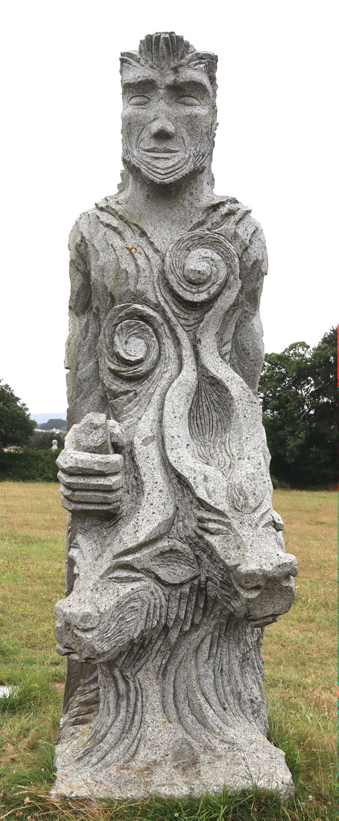 Goulven Jaoua: Statue, 2014, im „Vallée des Saints” nahe Carnoët bei Saint-Brieuc