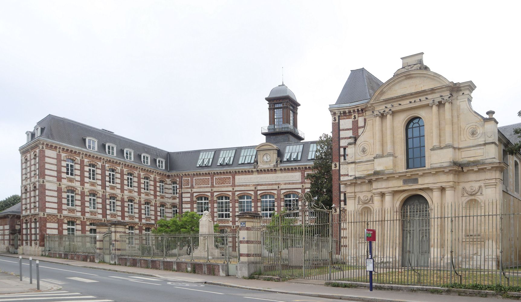 ehemaliges Noviziat und Schule im Stadtteil Saint-Yon in Rouen