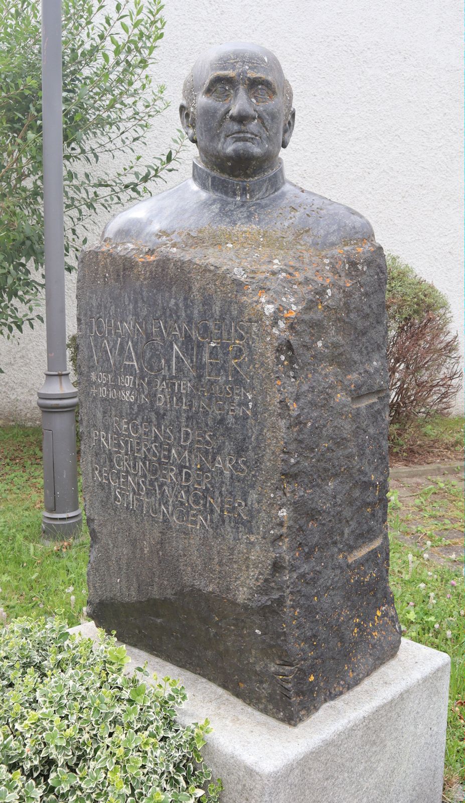 Denkmal am Elternhaus in Dattenhausen