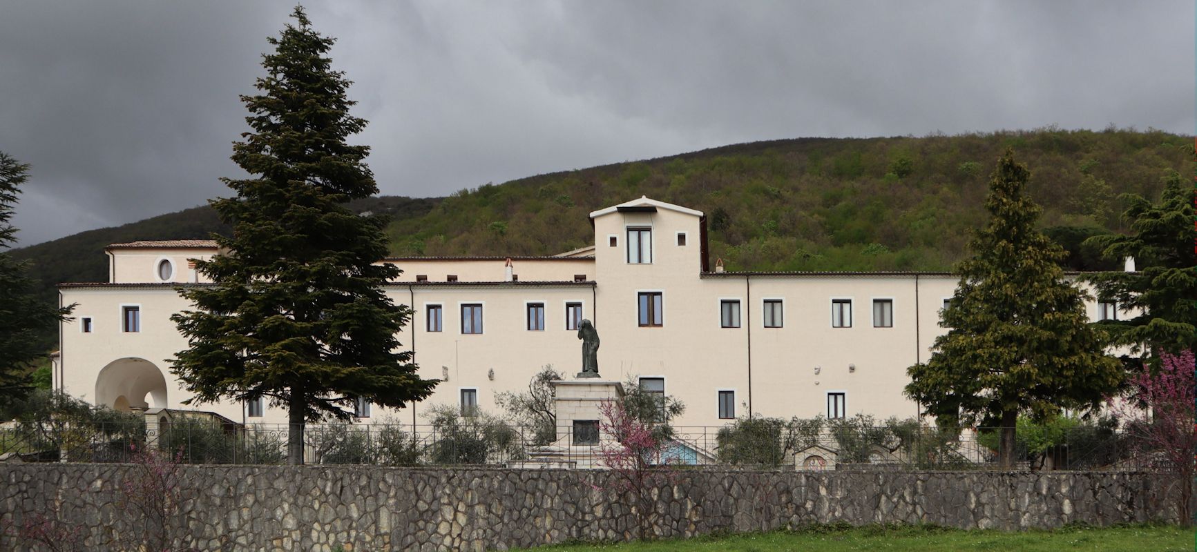 Kloster Santa Maria Occorrevole in den Bergen bei Piedimonte Matese