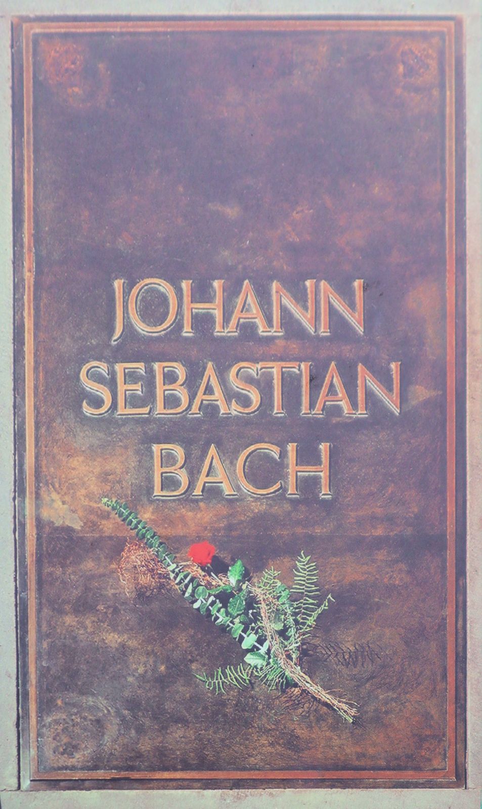 Bachs Grab, 1950, im Chorraum der Thomaskirche in Leipzig