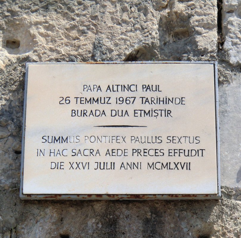 Gedenktafel an das Gebet von Papst Paul VI. in der Johannes-Kirche 1967