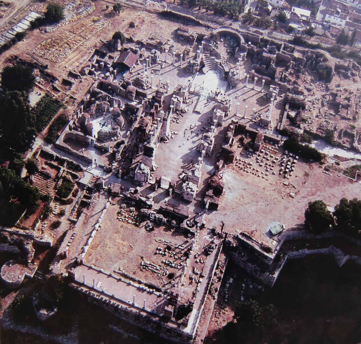 Luftbild der Johannes-Kirche