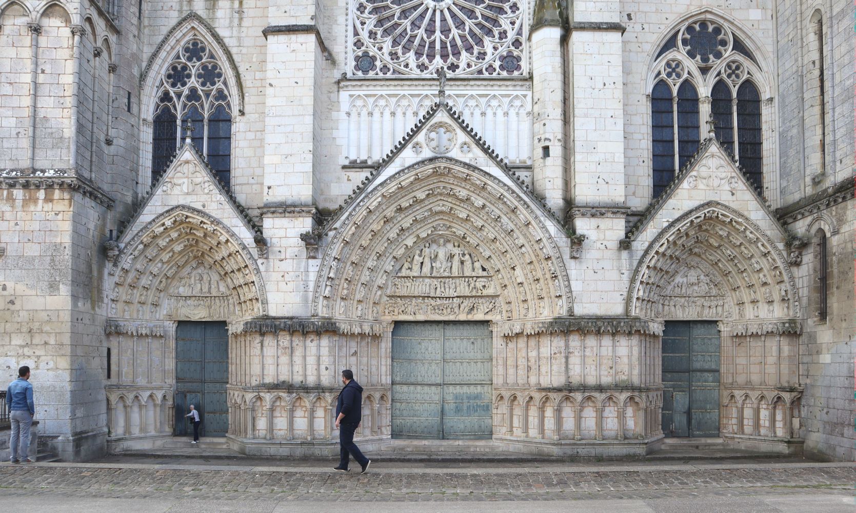 Portale der Kathedrale in Poitiers