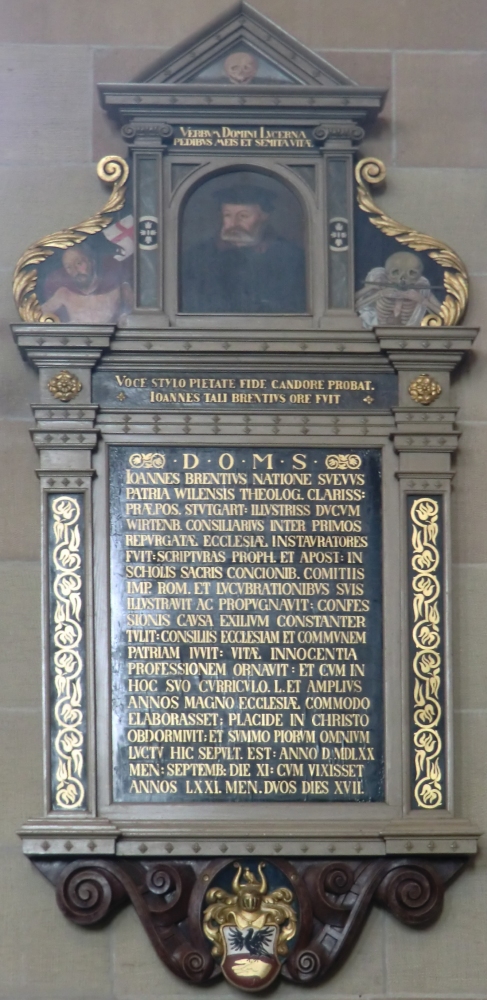 Brenz-Epitaph von Jonathan Sauter, 1584, in der Stiftskirche in Stuttgart<br>Inschriften: „Das Wort des Herrn ist eine Leuchte meinen Füßen und ein Pfad des Lebens” (nach Psalm 119, 105) - „Durch Wort, Schrift, Frömmigkeit, Glauben, Lauterkeit bewährt, ist Johannes Brenz von solchem Antlitz gewesen.”