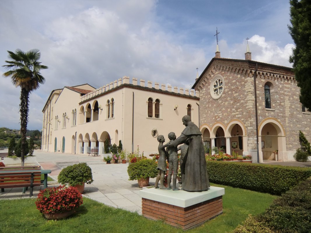 Denkmal für Johannes, Konvent und Kirche der Poveri Servi della Divina Providenza in Verona