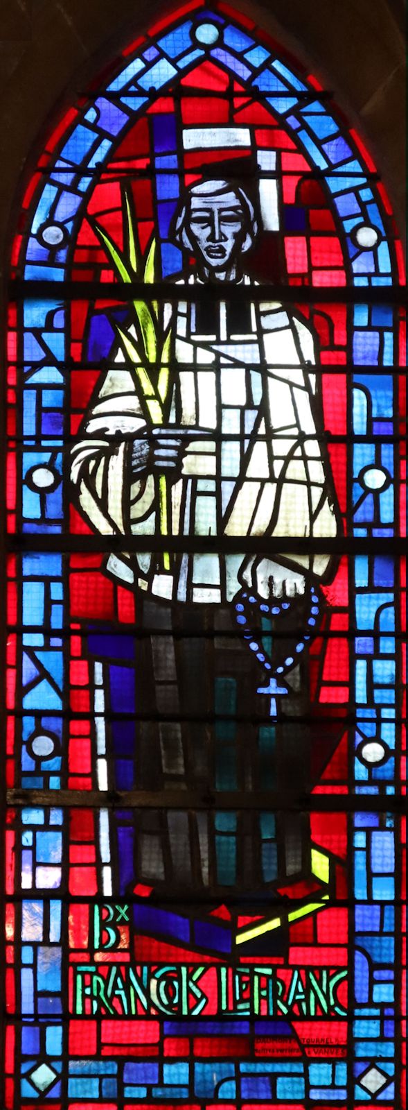 Glasfenster in der Kathedrale in Coutances
