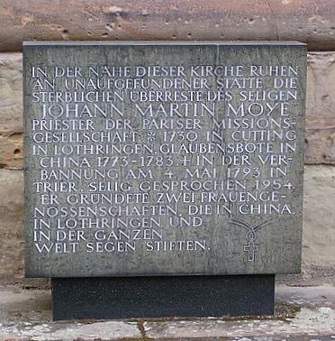Gedenkstein an der Südseite der Jesuitenkirche in Trier