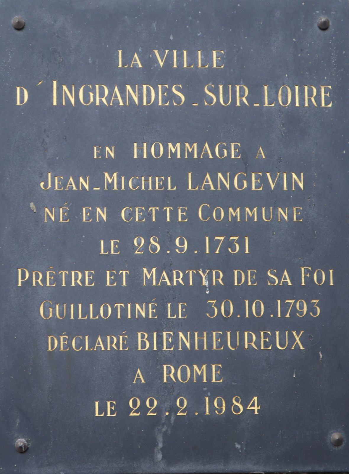 Gedenktafel an der Pfarrkirche in Ingrandes-sur-Loire