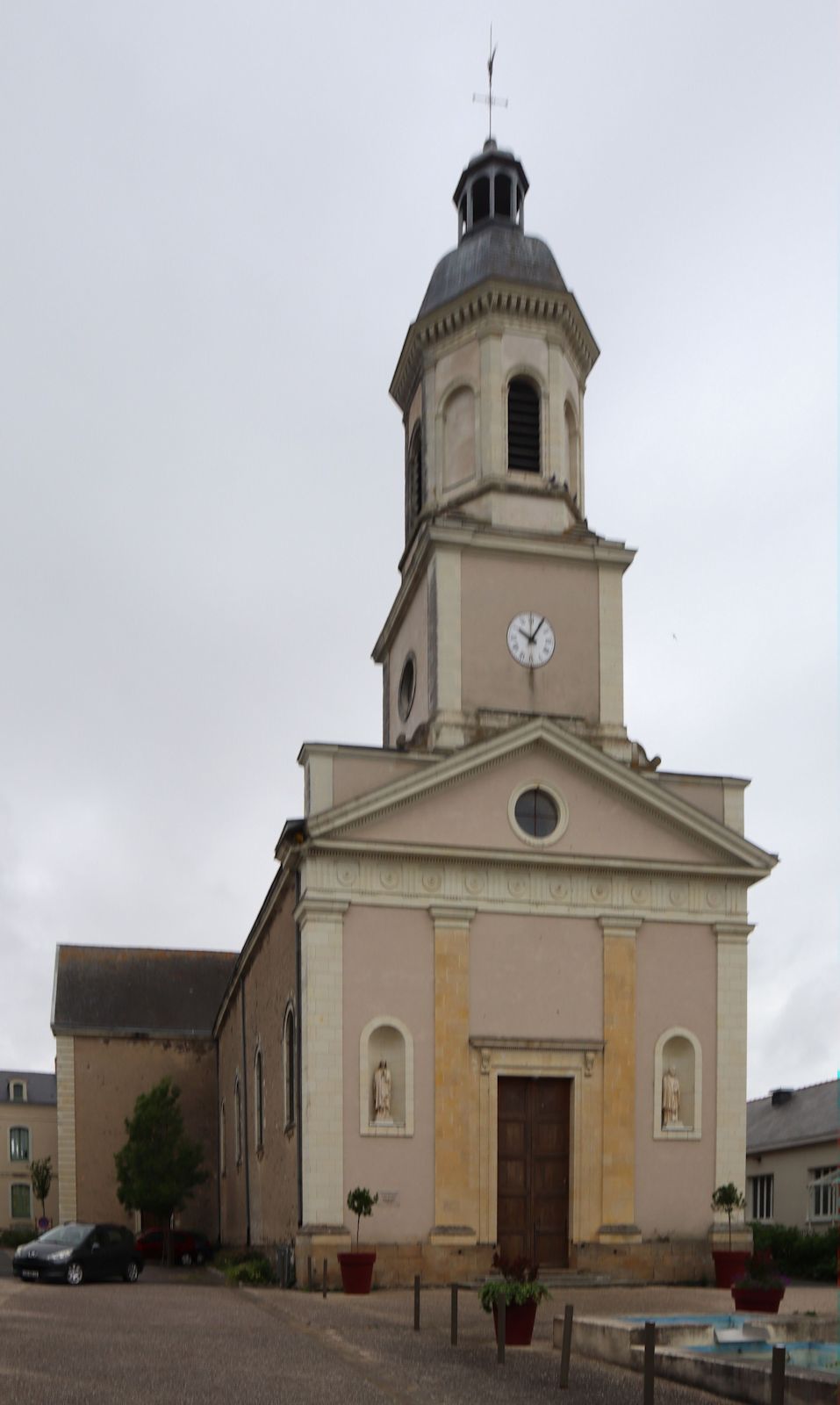 Pfarrkirche in Le Mesnil-en-Vallée