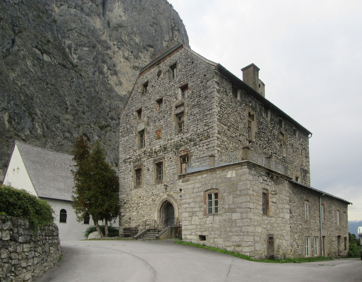 Burg und Kapelle auf dem Martinsbühel in Zirl