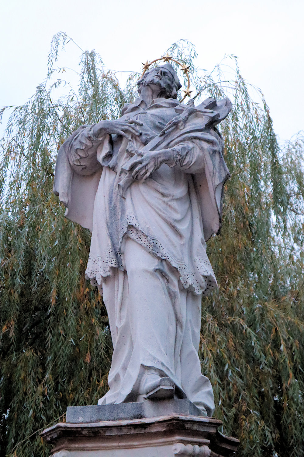 Denkmal am Leopoldskroner Weiher in Salzburg