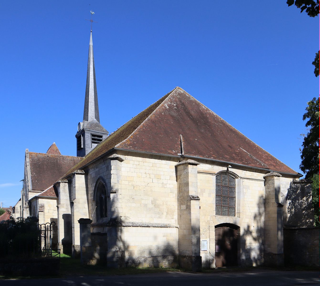 Pfarrkirche in Monchy-Humièrese