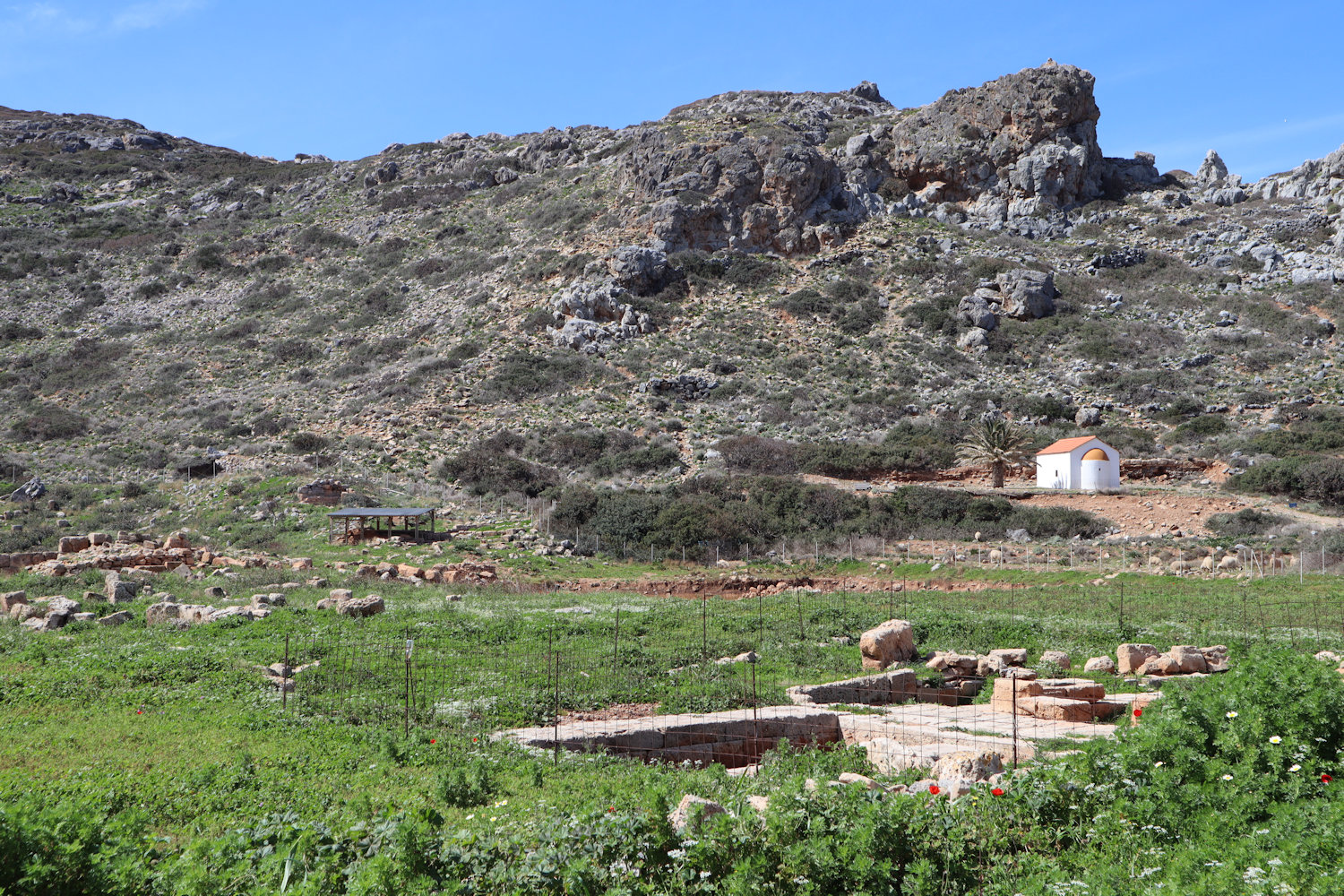 Georgs-Kirche< an den Ruinen der antiken Stadt Falássarn