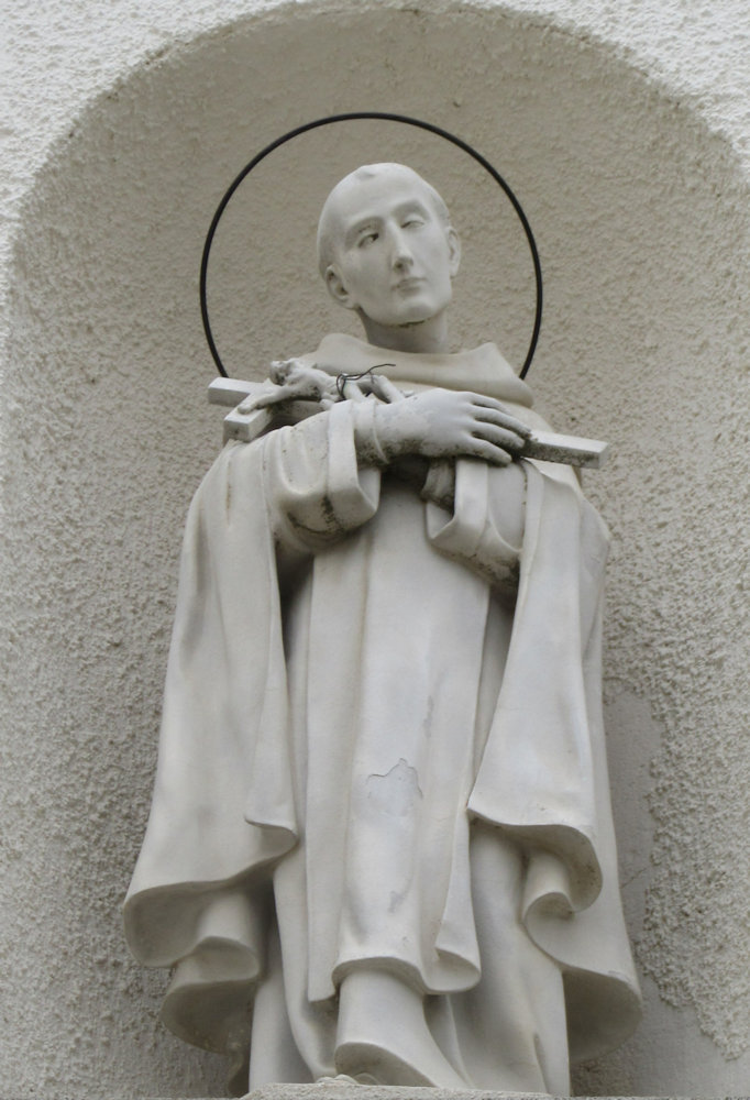 Statue an der Klosterkirche</a> in Mancera de Abajo