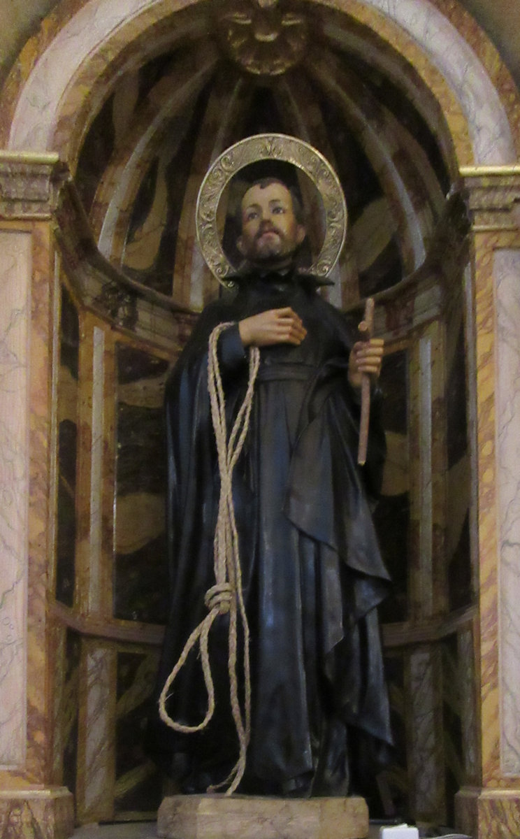 Statue in der Stiftskirche in Belmonte