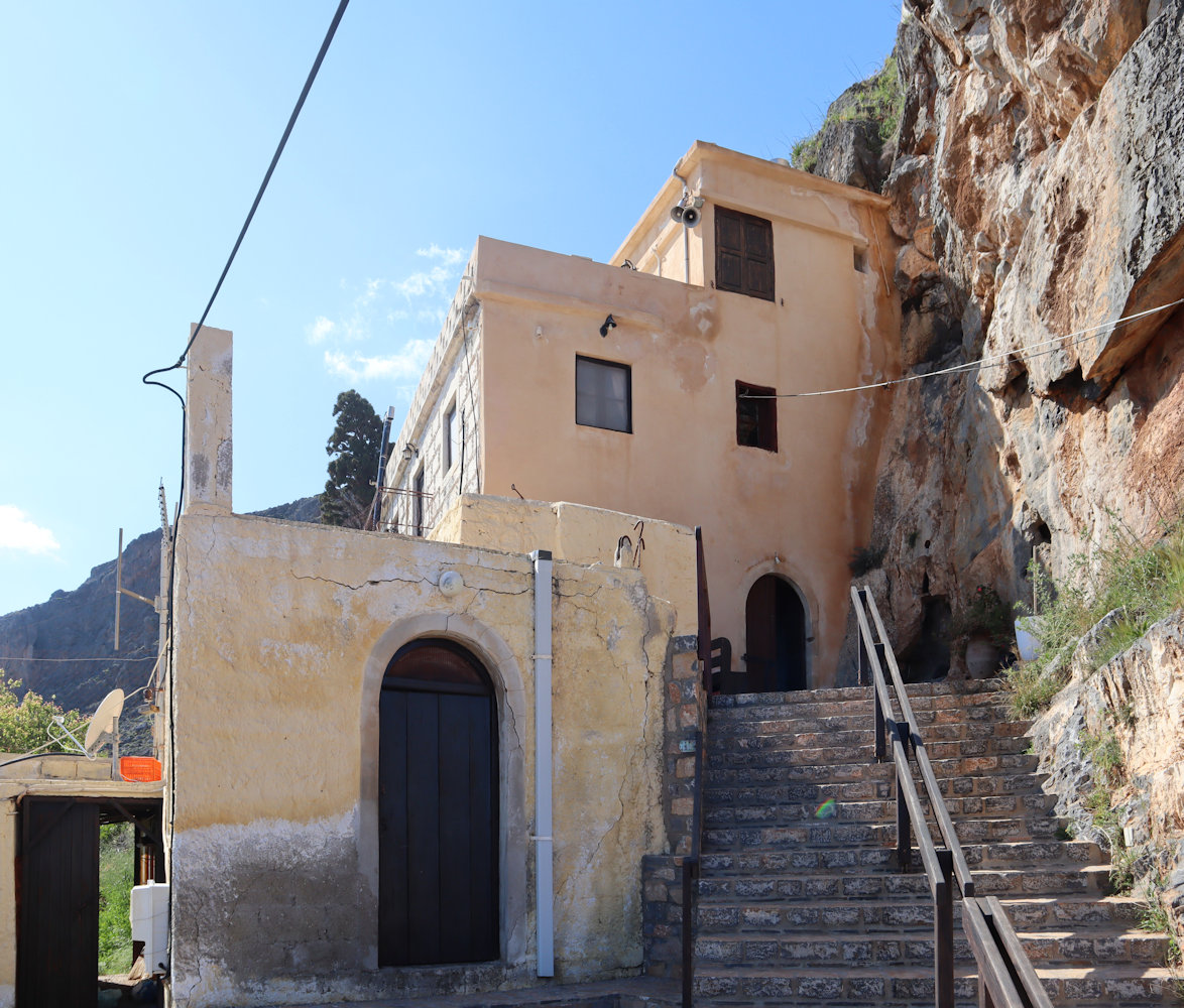 Eingang zum Kloster Kapsa