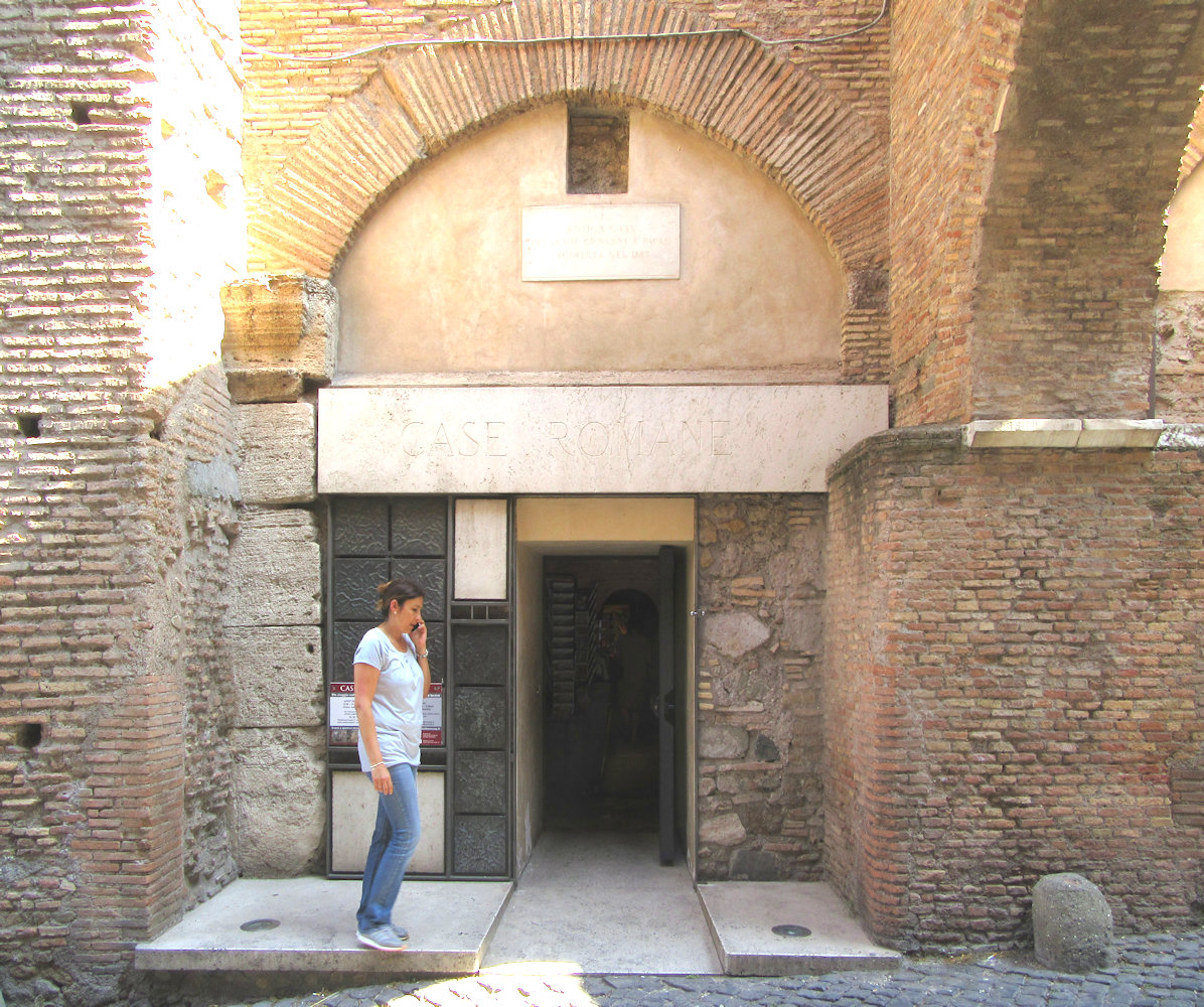 Eingang zum Museum Case Romane in Rom