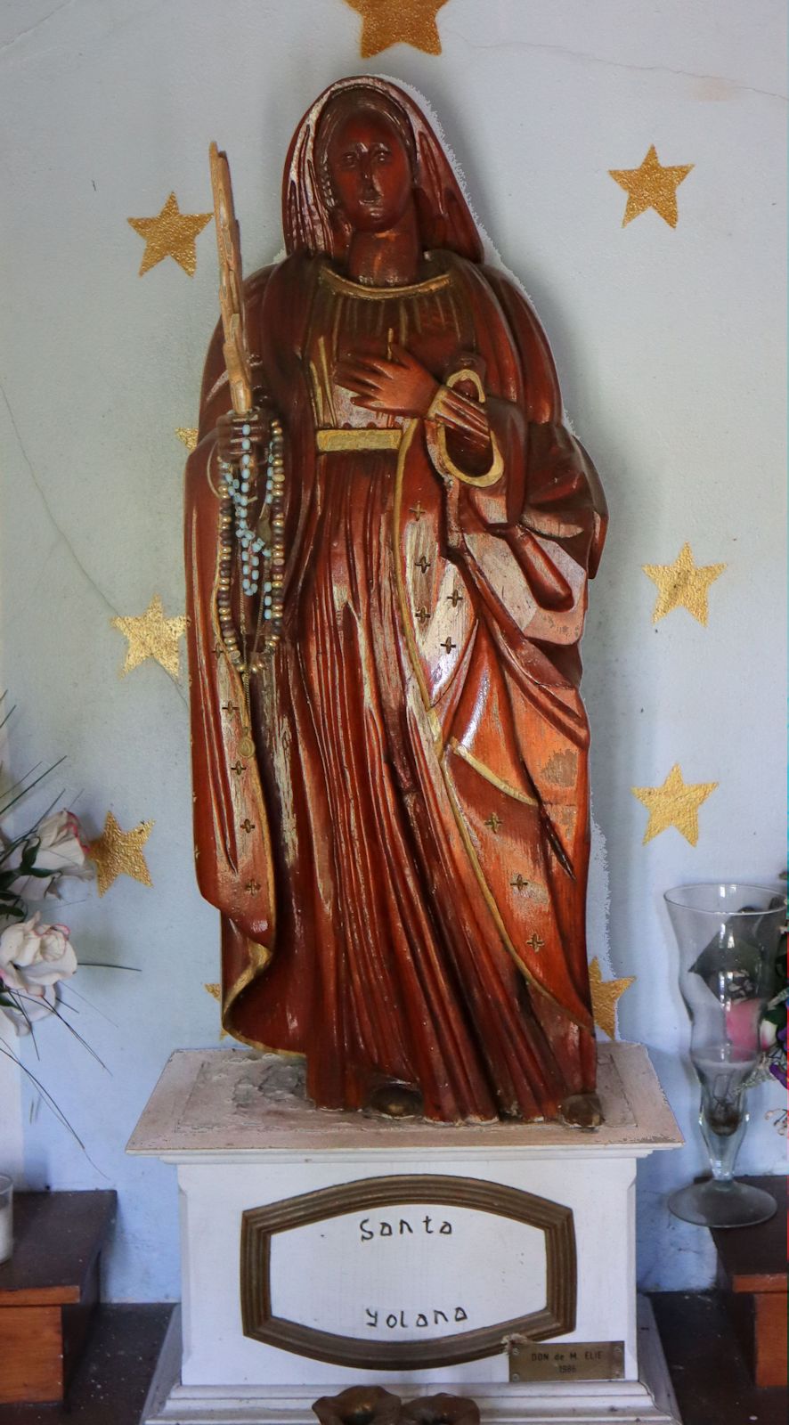 Statue in der Jolenda geweihten Kapelle in Pleine-Selve