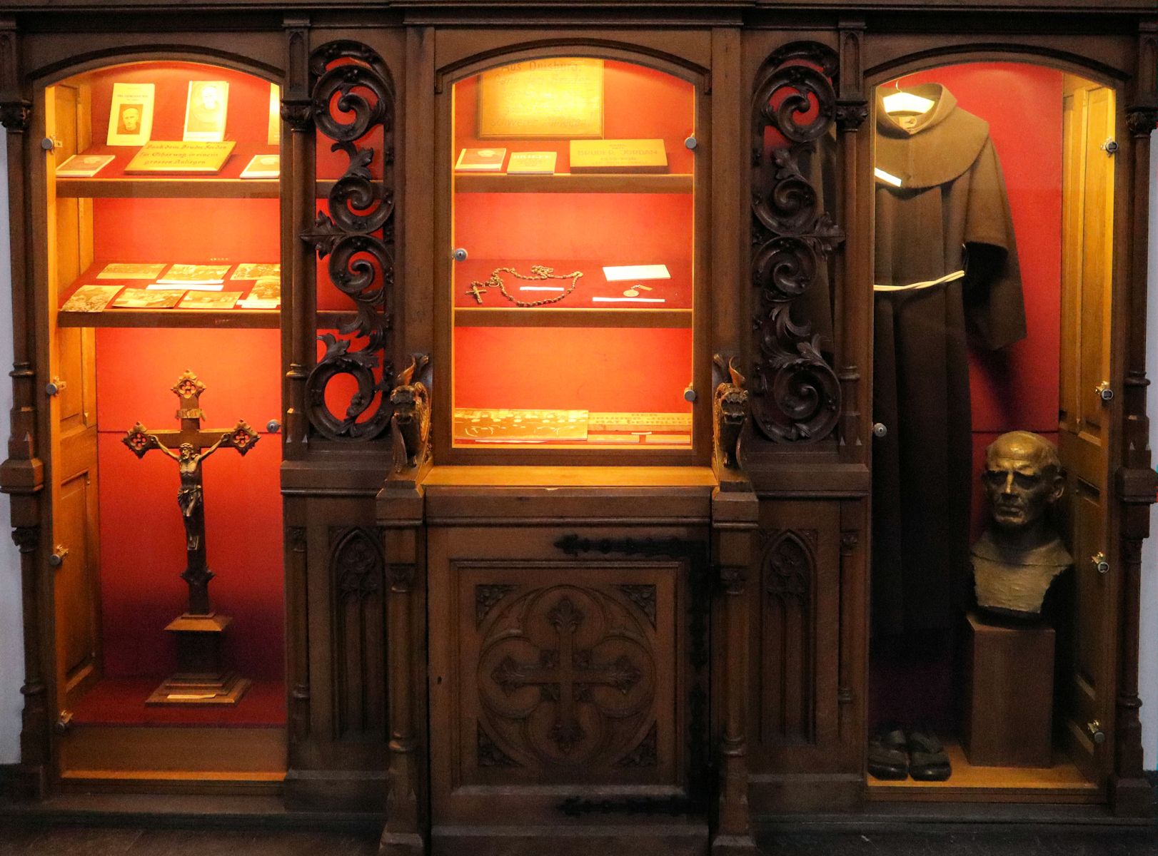 Berührungsreliquien in der in der Franziskanerkirche in Dortmund