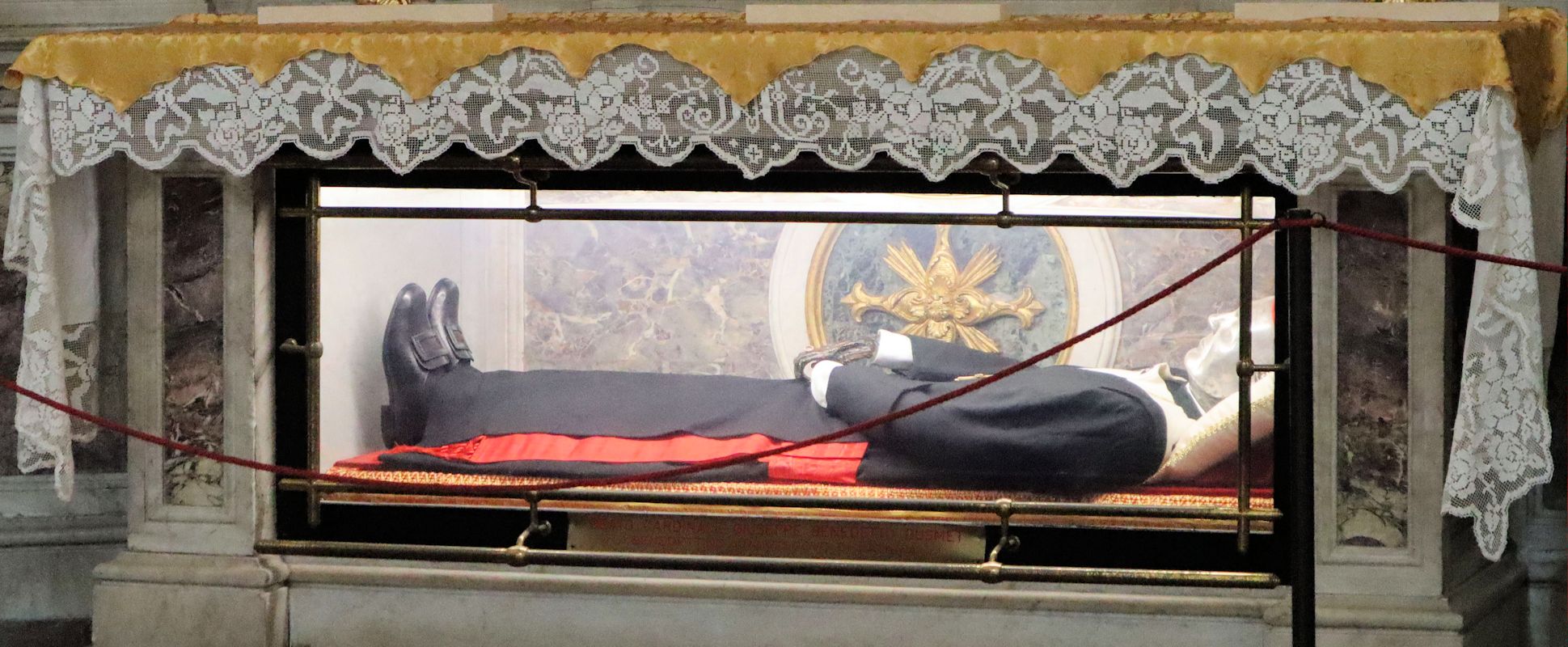 Liegefigur in der Kathedrale in Catania