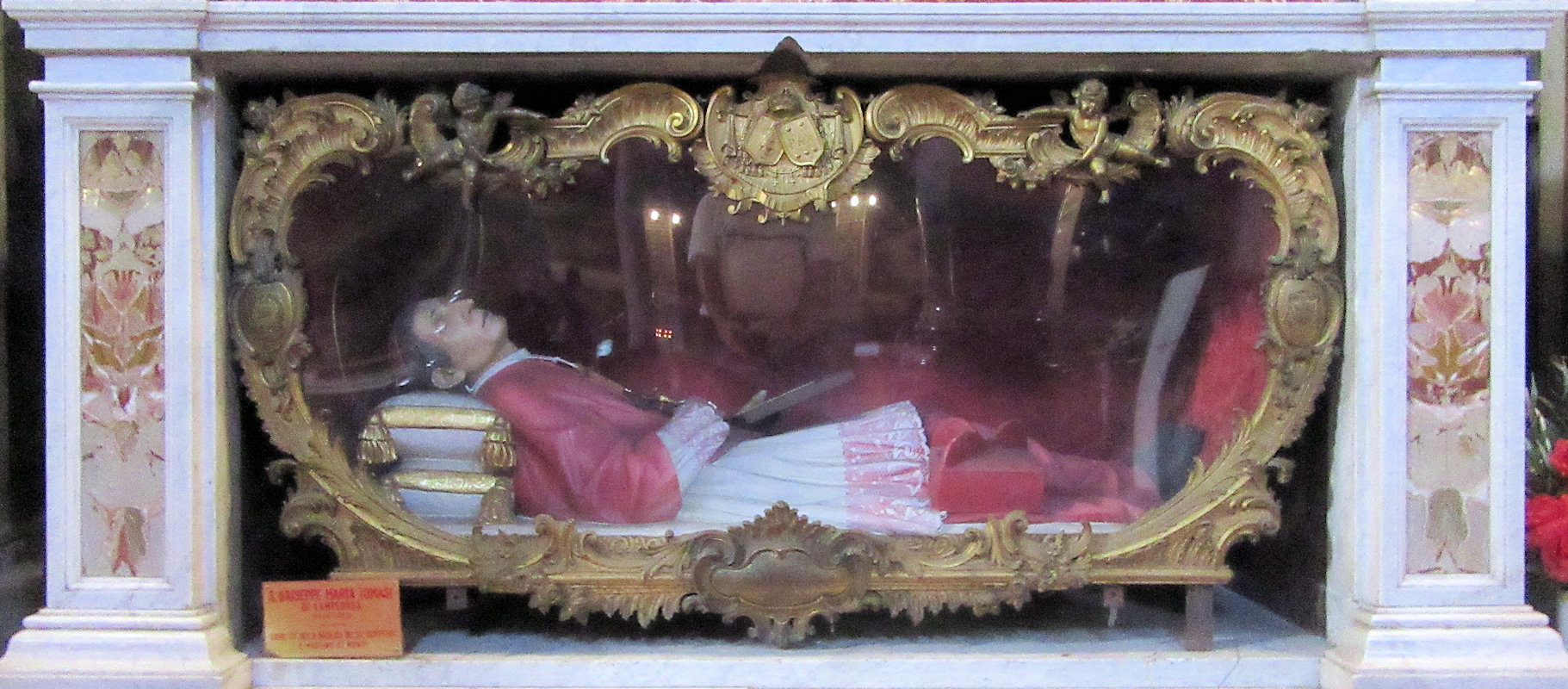 Liegefigur in der Kirche San Martino ai Monti in Rom