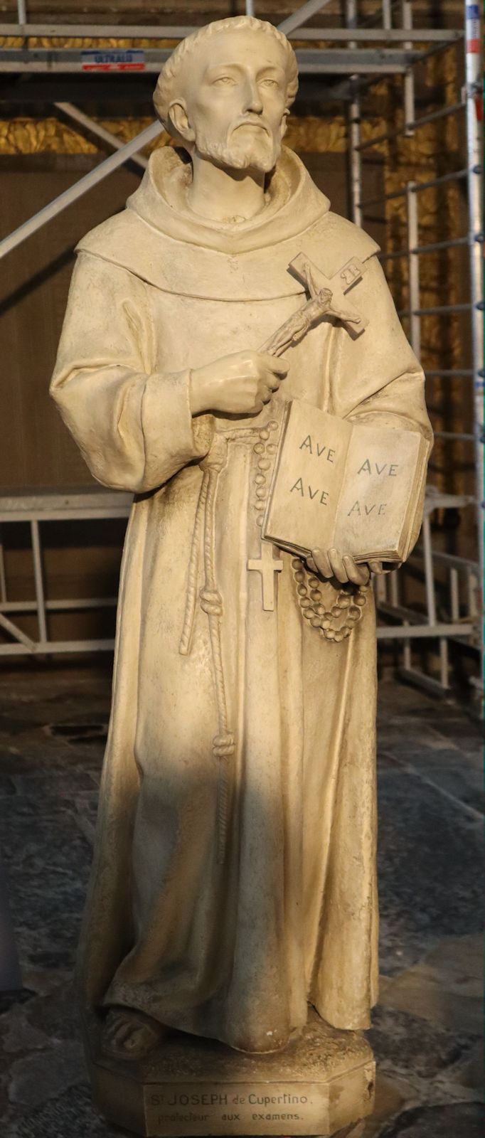 Statue  in der Kathedrale in Saint-Omer