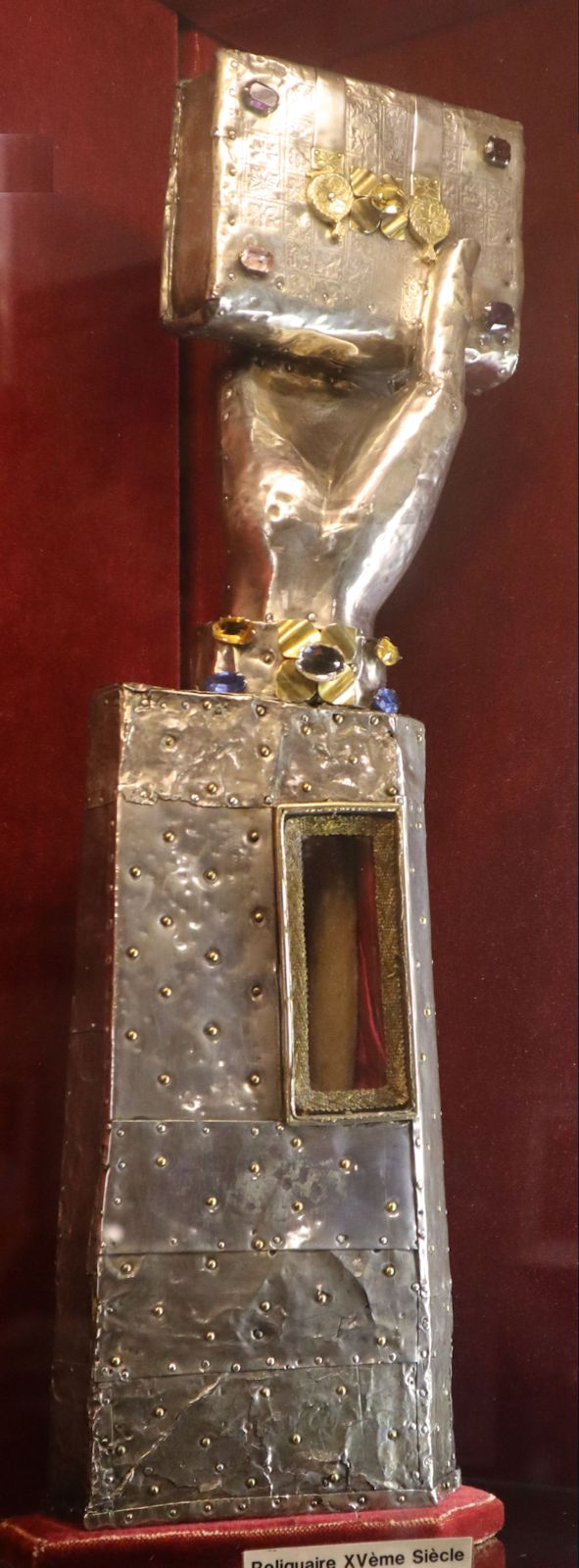 Reliquie in der Kirche des ehemaligen Klosters in Paimpont
