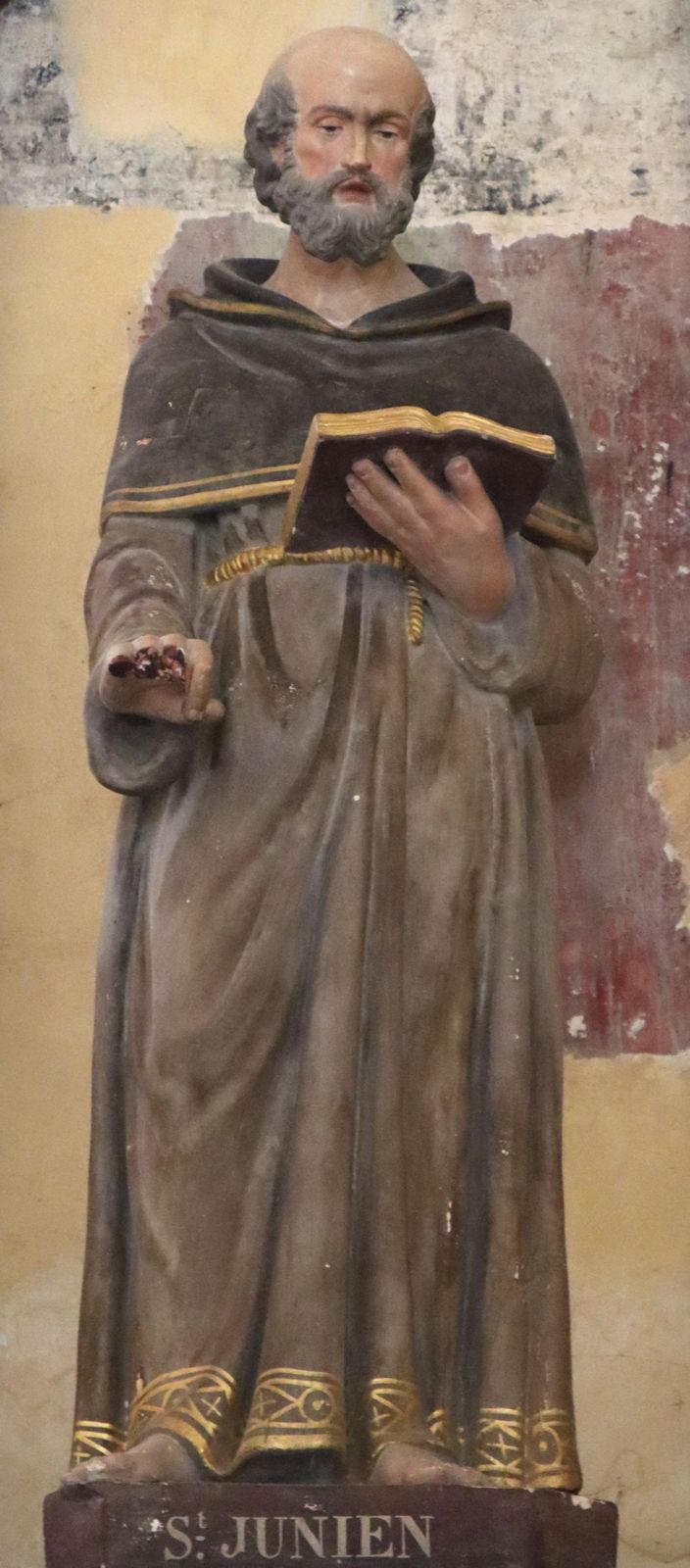 Statue in der Pfarrkirche in Chaunay