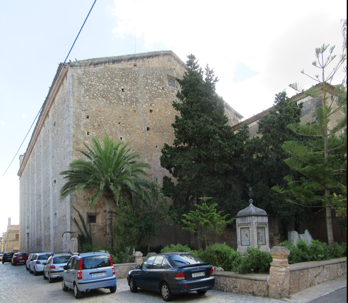 Kirche des Franziskanerklosters St. Bernhardin in Petra auf Mallorca